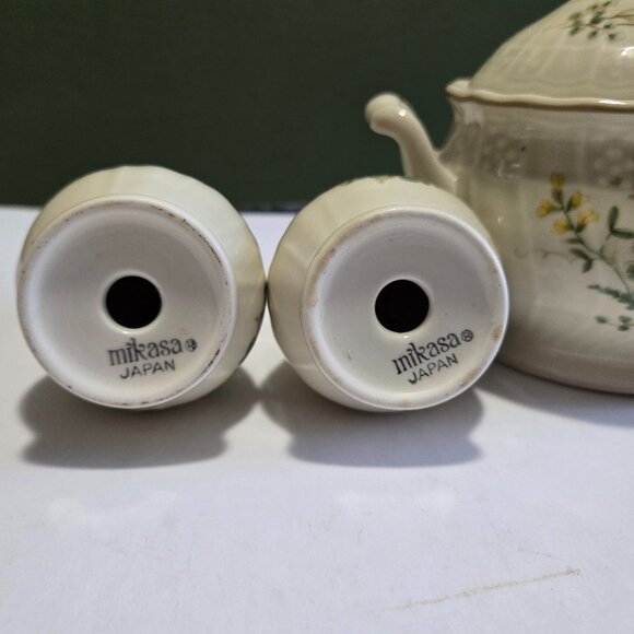 Mikasa Sugar Bowl with Salt & Pepper Shakers - Picture 6 of 14
